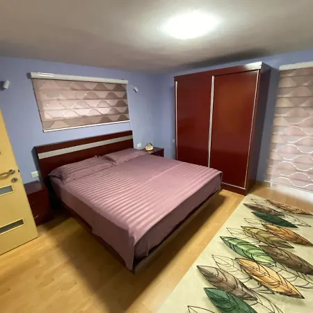 Διαμέρισμα Lakeview B & B Pogradec *