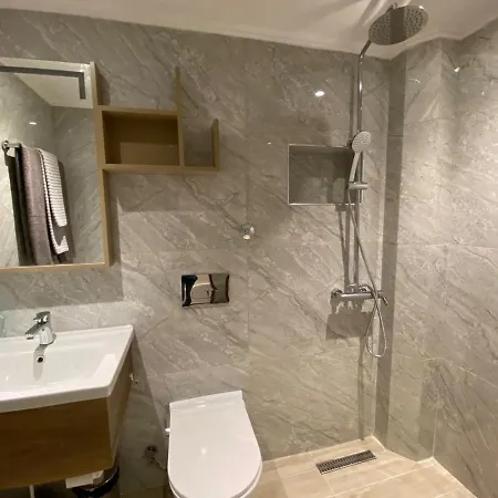 Lakeview B & B Pogradec Πόγραδετς