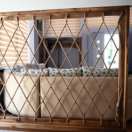 Διαμέρισμα Lakeview B & B Pogradec Πόγραδετς